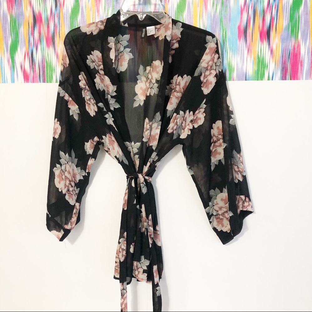 H&M thin black floral cardigan with belt tie - Picture 2 of 4